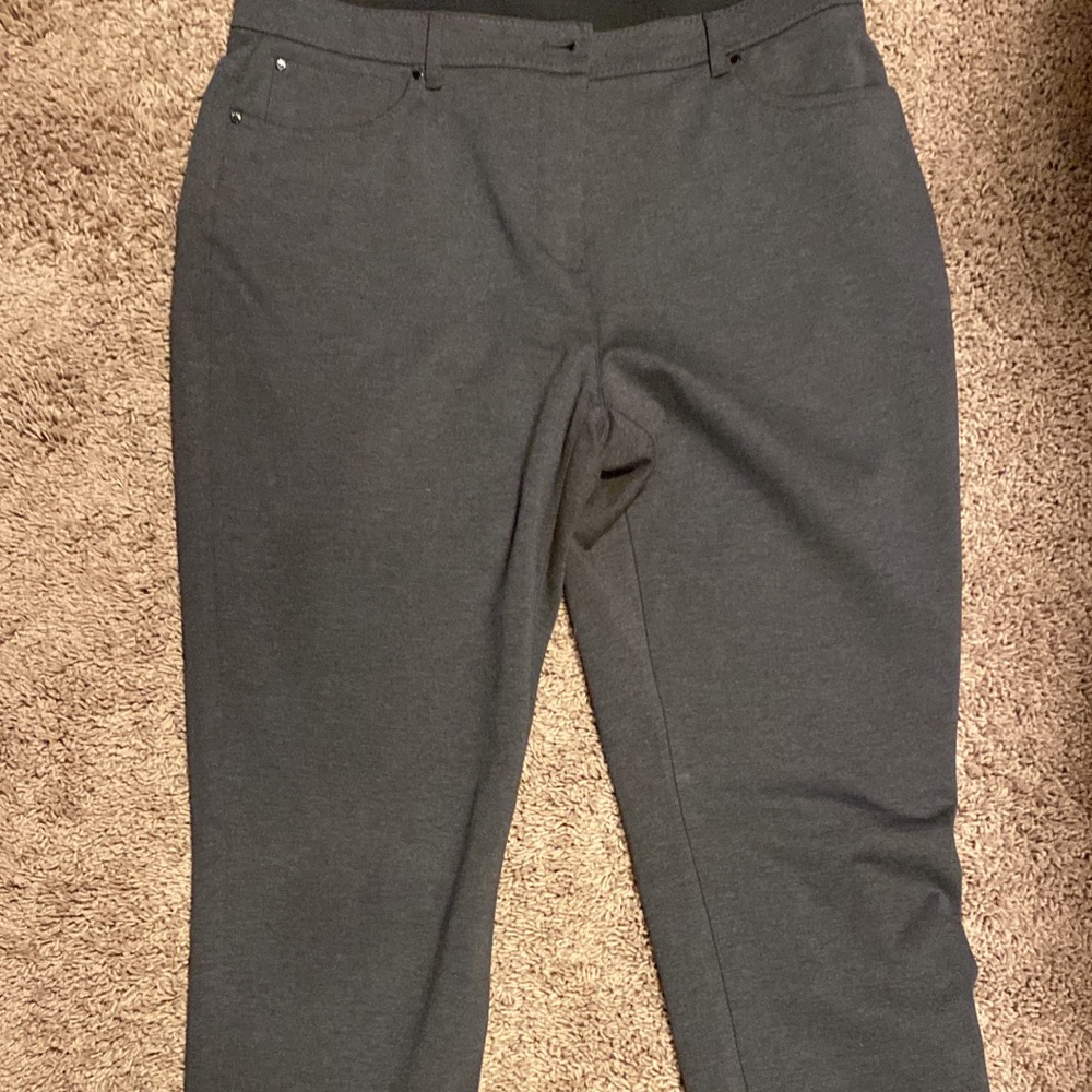 Chicos size 1.5 so slimming Peyton pants